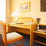 Kastanienhof 3*