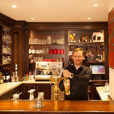 Kastanienhof Hotell 3*